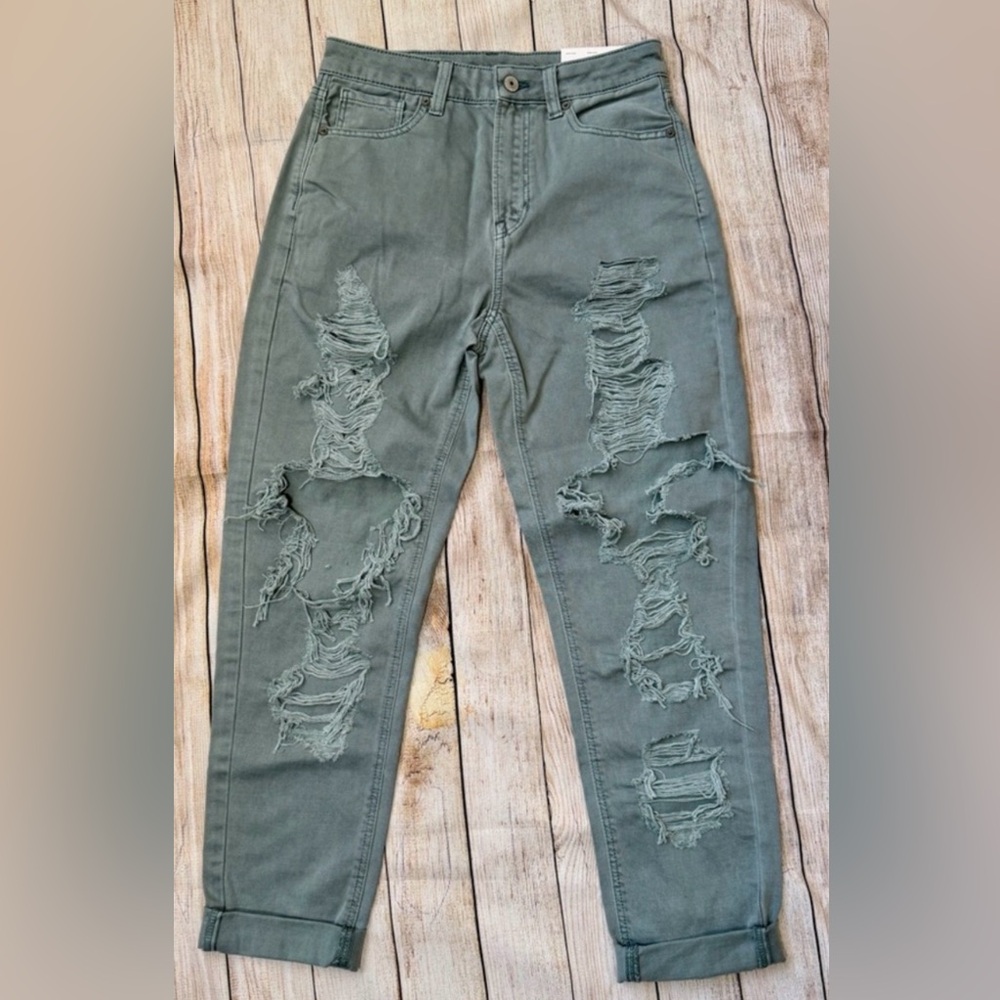 American Eagle,  Distressed Women’s Mom Jeans - New!